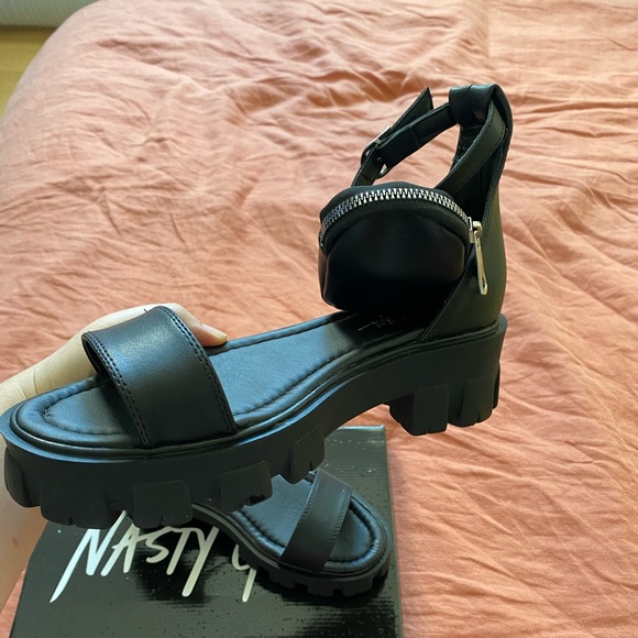 Nasty Gal Faux Leather Stash Bag Chunky Sandals - Picture 3 of 6